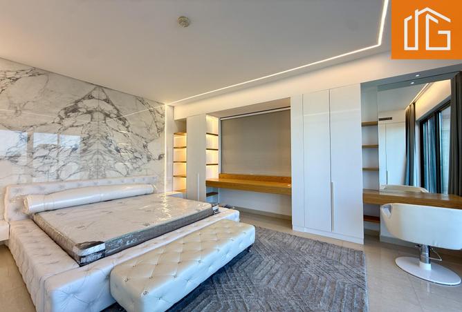 957146 - Property Image 2