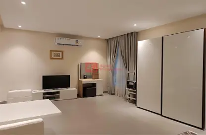 Office image for: Apartment - 1 Bathroom for rent in Segaya - Manama - Capital Governorate, Image 1