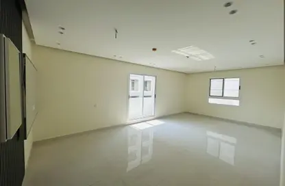 Apartment - 4 Bedrooms - 5 Bathrooms for sale in Hidd - Muharraq Governorate