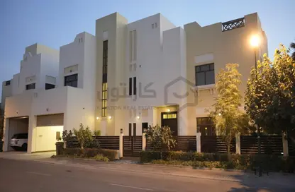 فيلا - 4 غرف نوم - 5 حمامات للبيع في الرفاع الشرقي - الرفاع - المحافظة الجنوبية