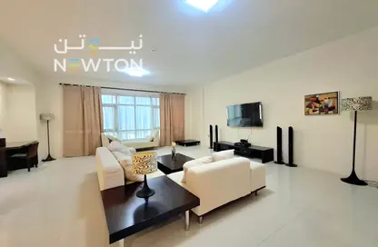 Duplex - 2 Bedrooms - 3 Bathrooms for rent in Busaiteen - Muharraq Governorate