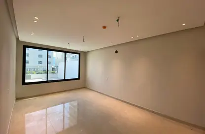 Apartment - 5 Bedrooms - 4 Bathrooms for sale in Hidd - Muharraq Governorate