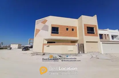 Villa - 3 Bedrooms - 5 Bathrooms for sale in Arad - Muharraq Governorate