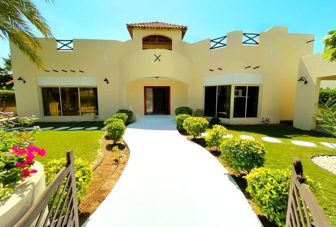 979928 - Property Image 2