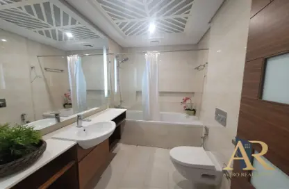 Bathroom image for: Penthouse - 2 Bedrooms - 3 Bathrooms for rent in Amwaj Islands - Muharraq Governorate, Image 1
