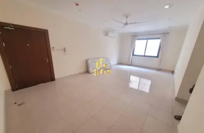 Apartment - 2 Bedrooms - 2 Bathrooms for rent in Salmaniya - Manama - Capital Governorate Apartment - 2 Bedrooms - 2 Bathrooms for rent in Salmaniya - Manama - Capital Governorate