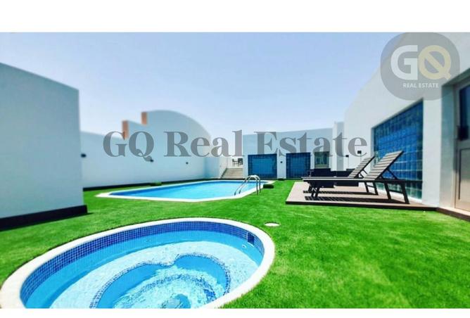 982742 - Property Image 2