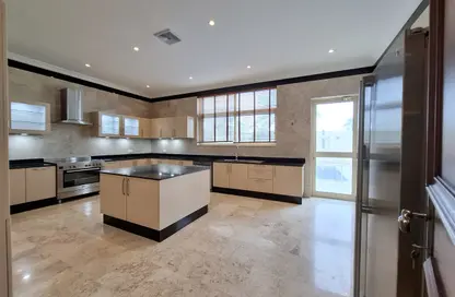 مجمع سكني - 5 غرف نوم - 5 حمامات للايجار في جنوسان - المحافظة الشمالية