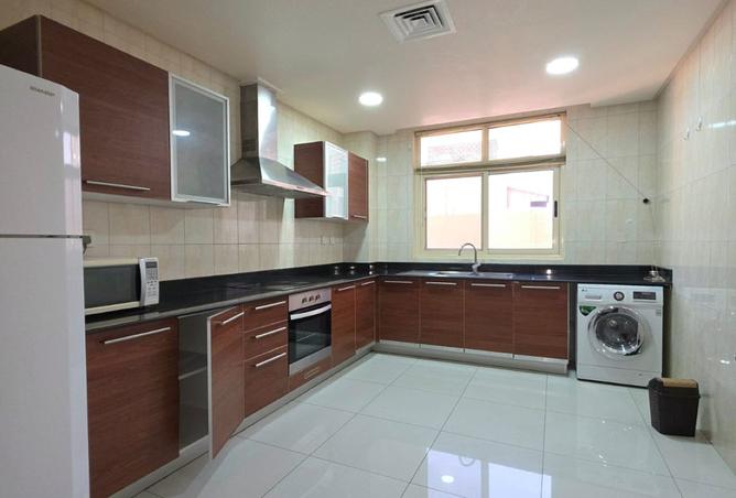 952233 - Property Image 3
