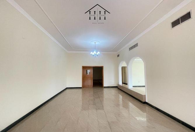 975508 - Property Image 2