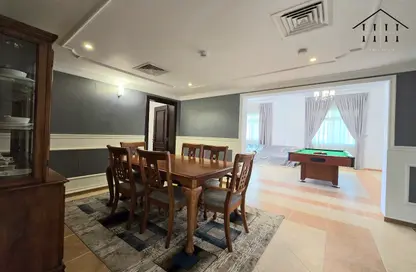 Penthouse - 3 Bedrooms - 4 Bathrooms for rent in Al Juffair - Capital Governorate