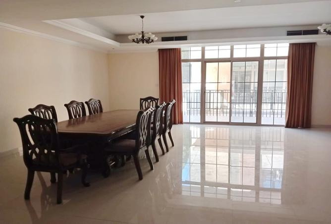 957685 - Property Image 2