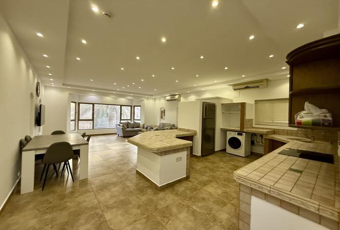 954796 - Property Image 2