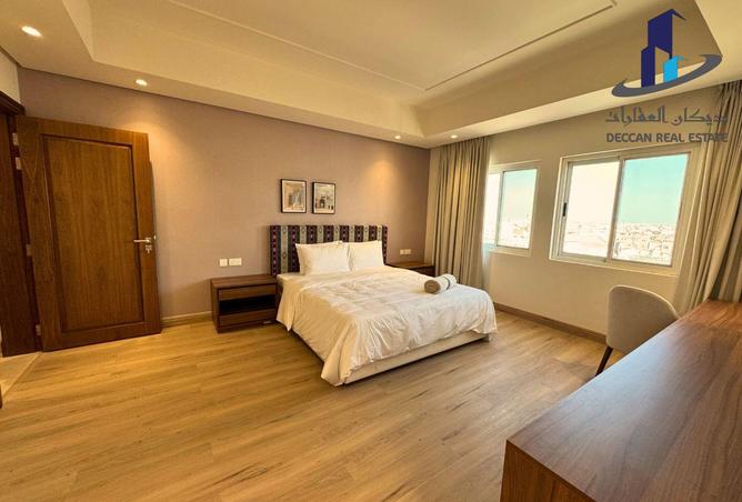 988082 - Property Image 2