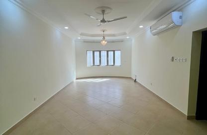 Apartment - 4 Bedrooms - 2 Bathrooms for rent in Jurdab - Central Governorate