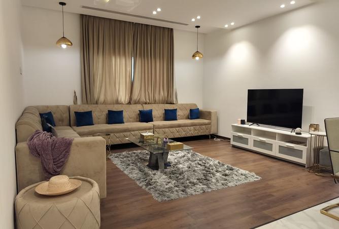 967417 - Property Image 2