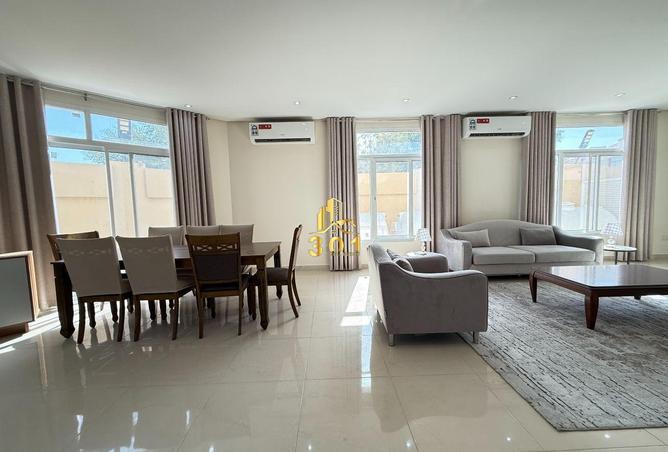 953351 - Property Image 2