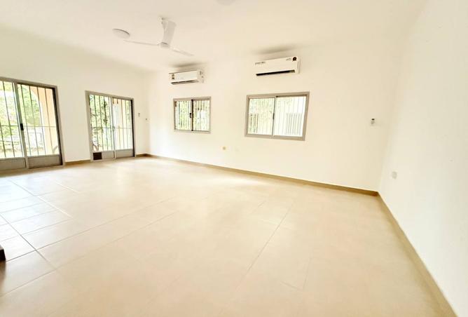 982066 - Property Image 3