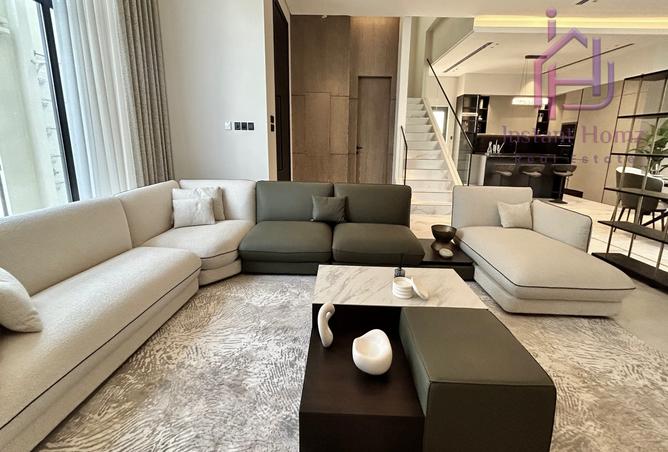 974563 - Property Image 2