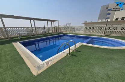 Apartment - 3 Bedrooms - 3 Bathrooms for rent in Sanabis - Manama - Capital Governorate