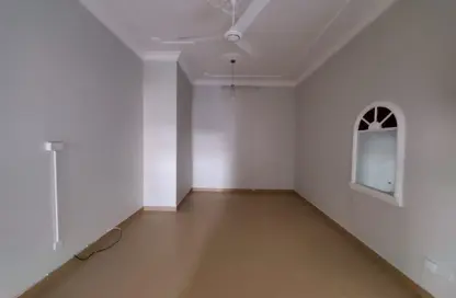 Apartment - 3 Bedrooms - 2 Bathrooms for rent in Busaiteen - Muharraq Governorate