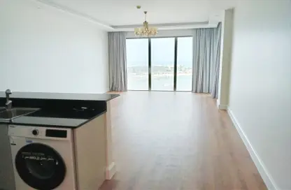Apartment - 2 Bedrooms - 3 Bathrooms for rent in Reef Island - Capital Governorate