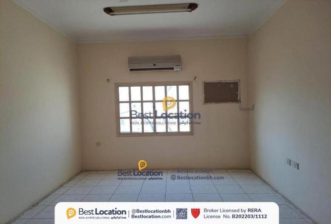 881051 - Property Image 2