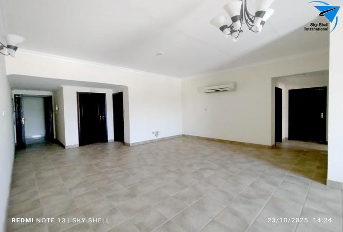965254 - Property Image 2
