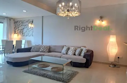 Living / Dining Room image for: Apartment - 1 Bedroom - 1 Bathroom for rent in Tala Island - Amwaj Islands - Muharraq Governorate, Image 1