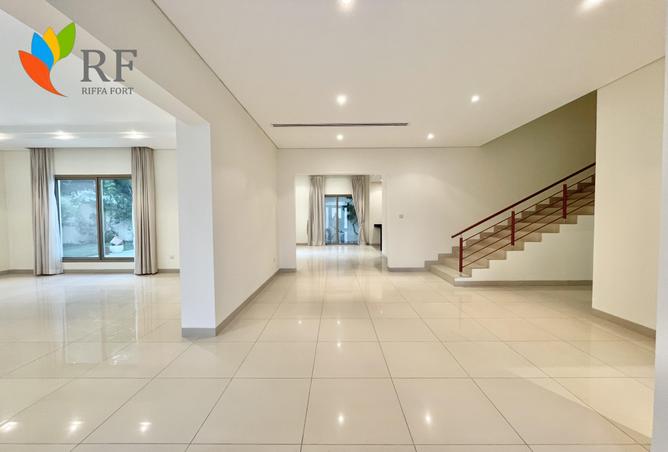 953850 - Property Image 2