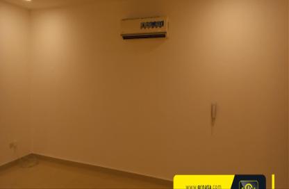 Apartment - 3 Bedrooms - 2 Bathrooms for sale in Sanad - Central Governorate