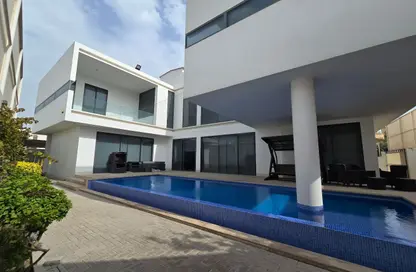 Villa - 5 Bedrooms - 5 Bathrooms for rent in Mahooz - Manama - Capital Governorate