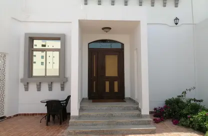 Villa - 3 Bedrooms - 4 Bathrooms for rent in Busaiteen - Muharraq Governorate