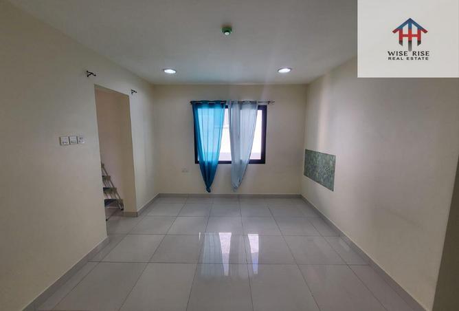 989212 - Property Image 3