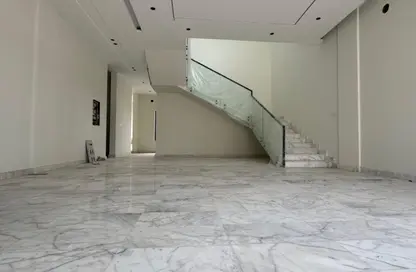 Villa - 4 Bedrooms - 5 Bathrooms for sale in Karrana - Northern Governorate