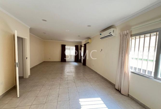 978031 - Property Image 2