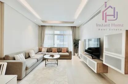 Apartment - 2 Bedrooms - 3 Bathrooms for rent in Al Juffair - Capital Governorate