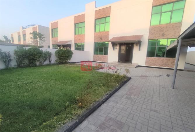 Villa - 4 Bedrooms - 4 Bathrooms for rent in Sanad - Central Governorate
