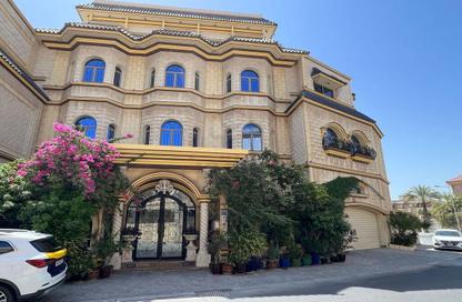 Villa - 7+ Bedrooms - 7+ Bathrooms for sale in Busaiteen - Muharraq Governorate