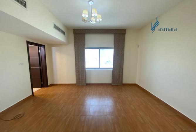 956574 - Property Image 3