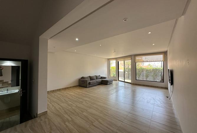 953825 - Property Image 3