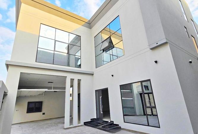 979698 - Property Image 2