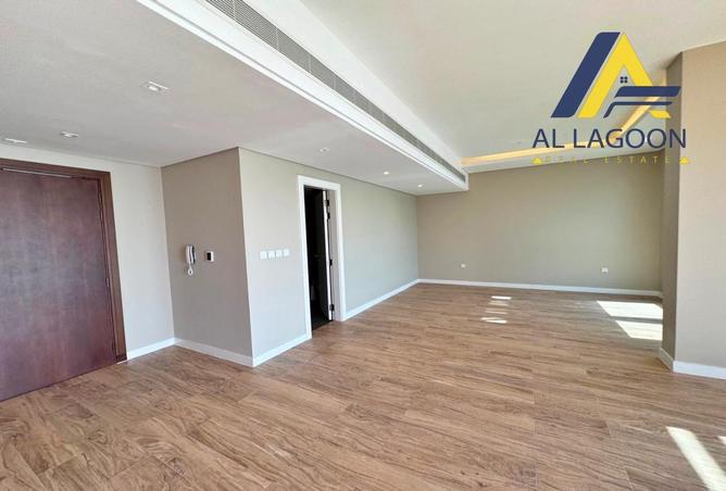 Apartment - 3 Bedrooms - 5 Bathrooms for rent in Hidd - Muharraq Governorate