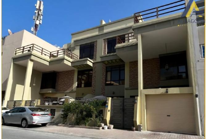 Villa - 5 Bedrooms - 7+ Bathrooms for sale in Galali - Muharraq Governorate