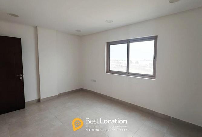 982932 - Property Image 2