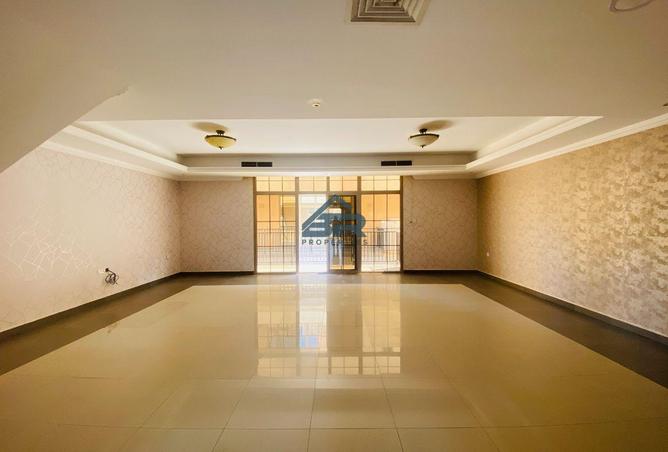 967462 - Property Image 2