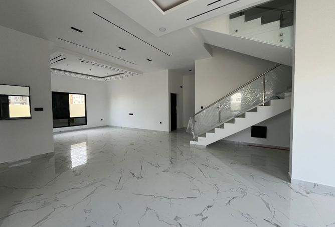 992060 - Property Image 3