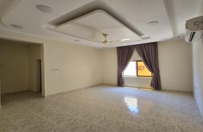 Apartment - 3 Bedrooms - 2 Bathrooms for rent in Tubli - Central Governorate