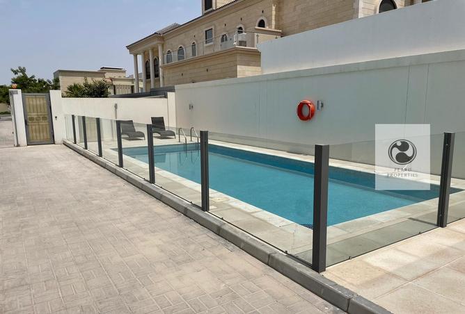 956250 - Property Image 2