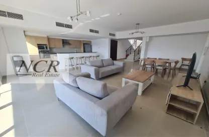 Living / Dining Room image for: Penthouse - 3 Bedrooms - 3 Bathrooms for rent in Tala Island - Amwaj Islands - Muharraq Governorate, Image 1